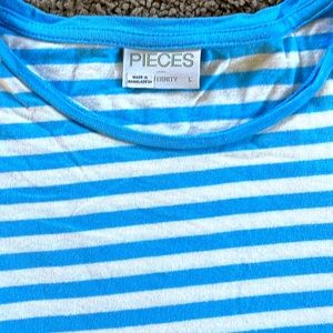 Maternity long sleeve top size Large. Comfortable, stretchy, like new.